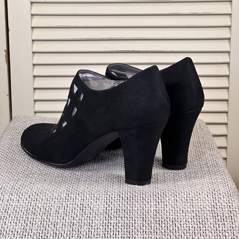 Aerosoles Vintage Black Vegan Suede Zip Up Casual Low Ankle Bootie Heel Size 7.5 - Picture 4 of 8